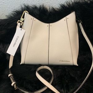 Calvin Klein NWT cream crossbody amazing bag love it such lovely size
